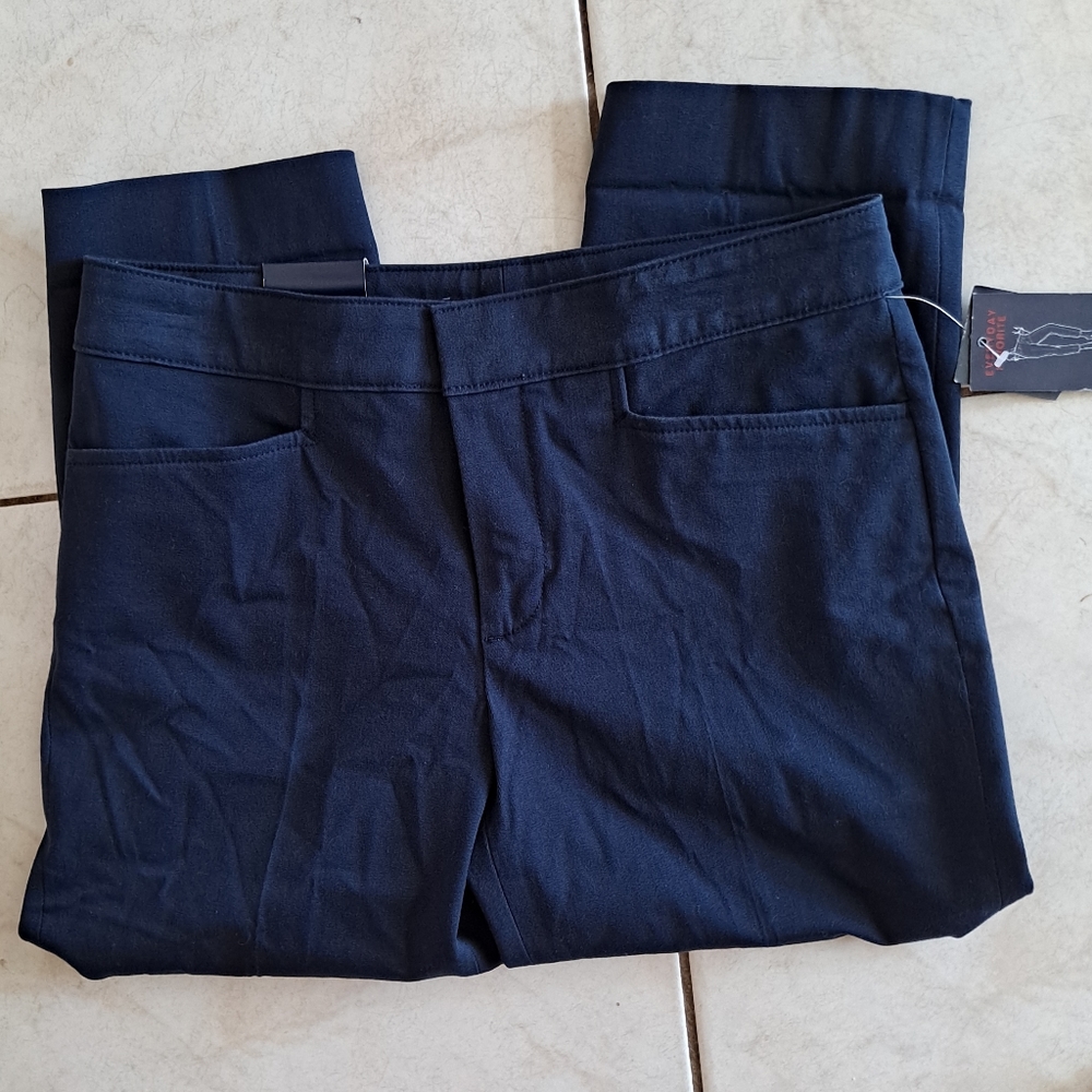 Chaps Blue "slimming fit" high rise capri pants , 6 - Picture 5 of 5
